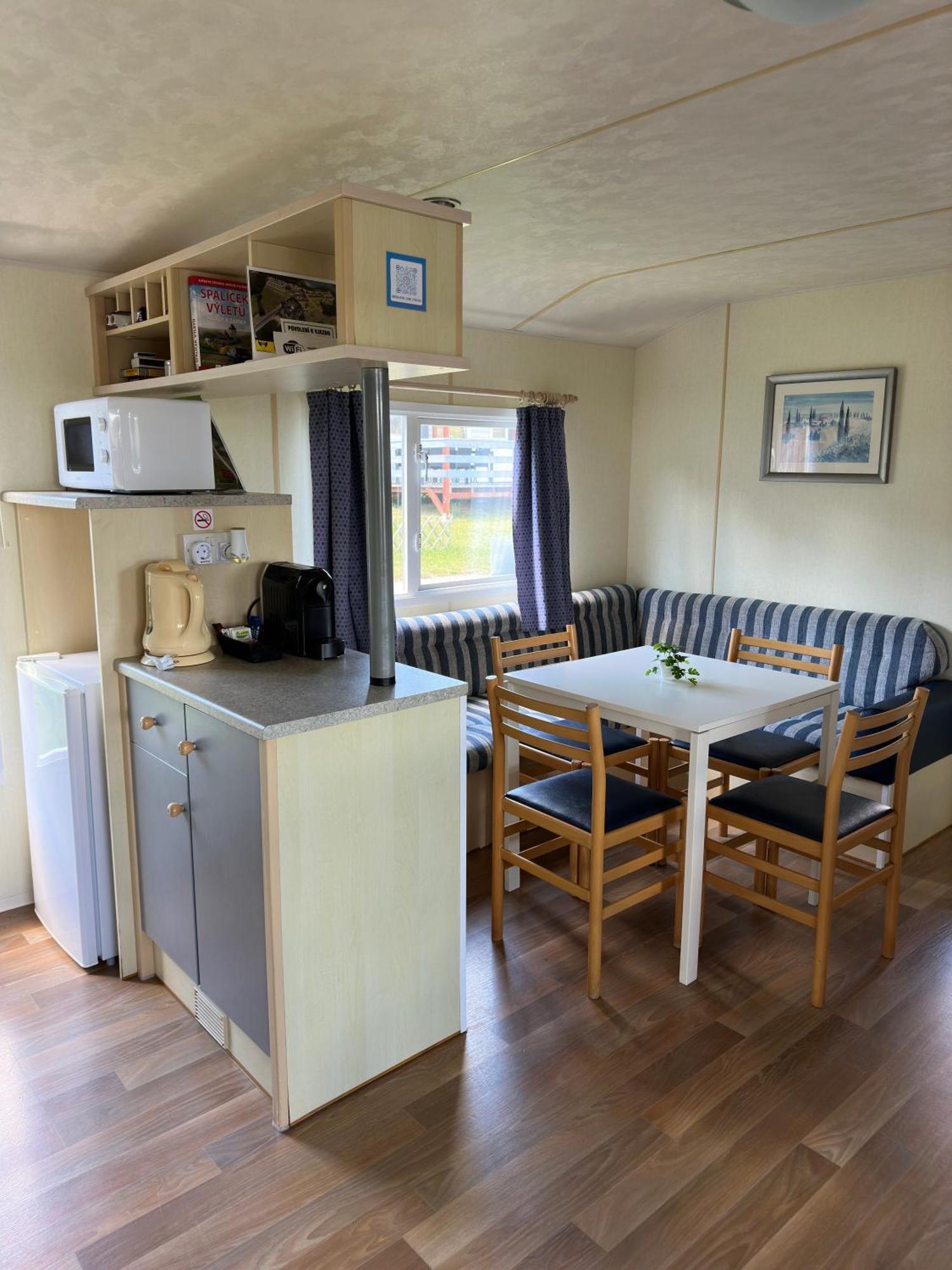 Mobilheimy Camp Vyrovice Otel Dış mekan fotoğraf